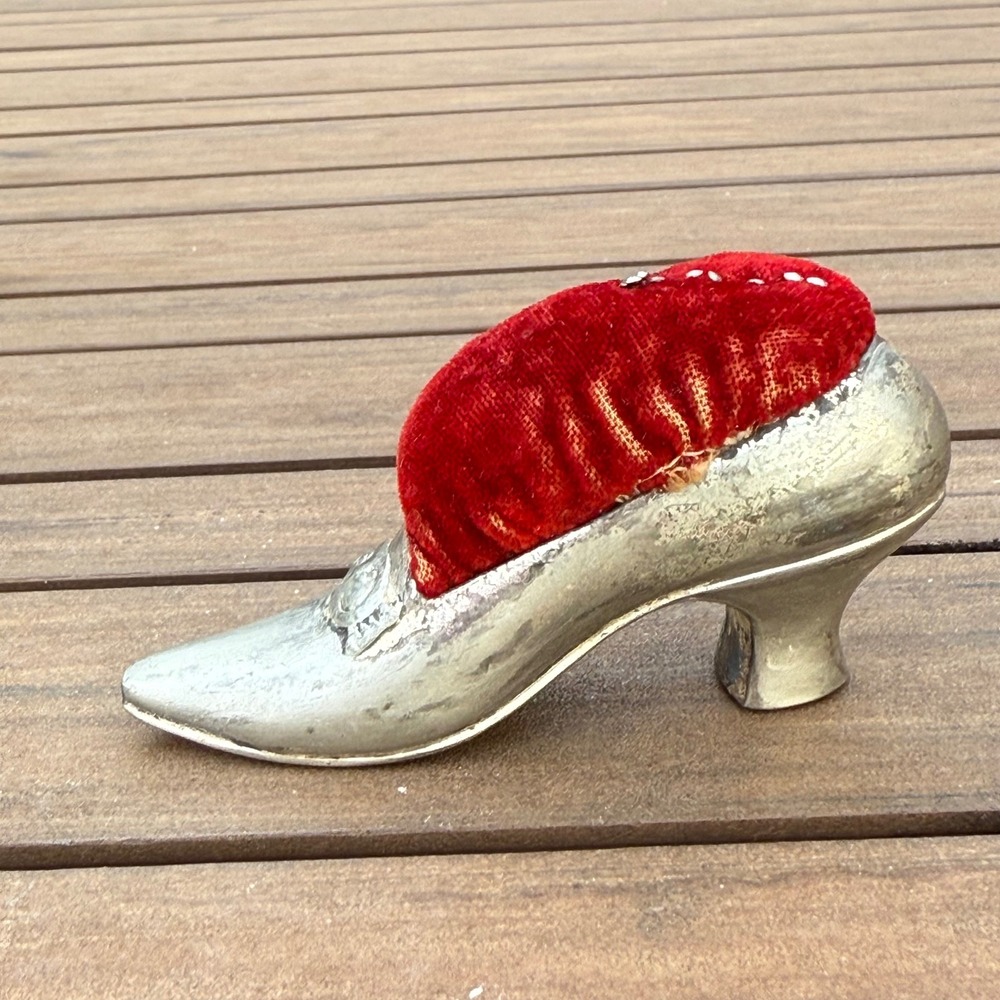 Vintage Shoe Pin Cushion‎ Red Velvet Silver Tone Metal Sewing Needle Holder